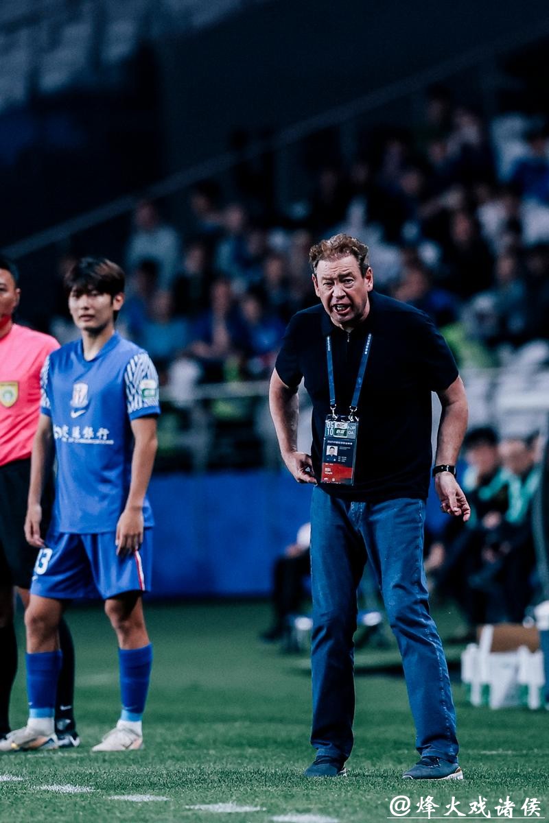 新民体育丨斯卢茨基终于要“变”了? 新民体育丨斯卢茨基终于要“变”了?