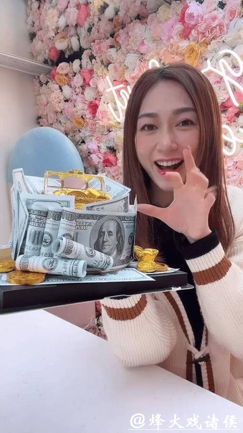 前港姐冠军原来是富二代,目前和家人同住五千万港元的豪宅 前港姐冠军原来是富二代,目前和家人同住五千万港元的豪宅